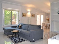 Casa Bi/Trifamiliare in Residenziale