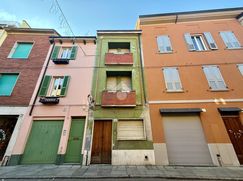 Casa Bi/Trifamiliare in Residenziale