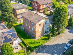 Casa Bi/Trifamiliare in Residenziale