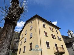 Casa Bi/Trifamiliare in Residenziale