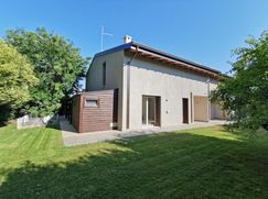 Casa Bi/Trifamiliare in Residenziale