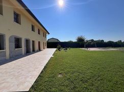 Casa Bi/Trifamiliare in Residenziale