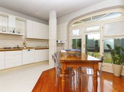 Casa Bi/Trifamiliare in Residenziale