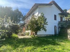 Casa Bi/Trifamiliare in Residenziale