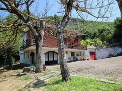 Casa Bi/Trifamiliare in Residenziale