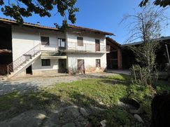 Casa Bi/Trifamiliare in Residenziale
