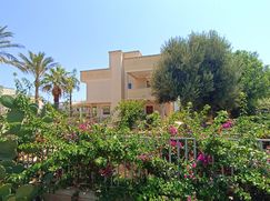 Casa Bi/Trifamiliare in Residenziale