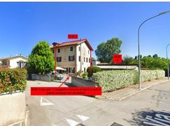 Casa Bi/Trifamiliare in Residenziale