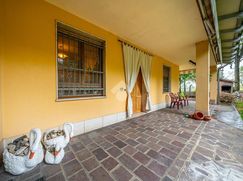 Casa Bi/Trifamiliare in Residenziale