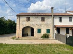 Casa Bi/Trifamiliare in Residenziale