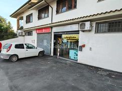 Negozio/Locale commerciale in Commerciale