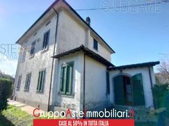 Casa Bi/Trifamiliare in Residenziale