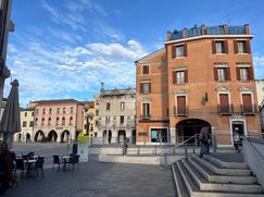 Negozio/Locale commerciale in Commerciale