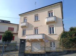 Casa Bi/Trifamiliare in Residenziale