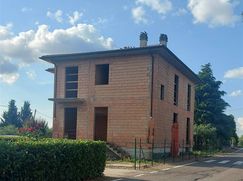 Casa Bi/Trifamiliare in Residenziale