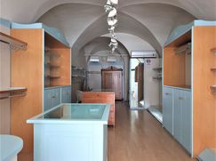 Negozio/Locale commerciale in Commerciale