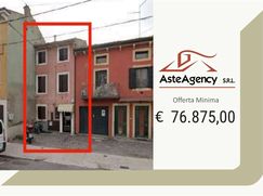 Casa Bi/Trifamiliare in Residenziale