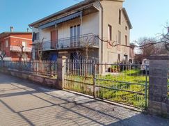 Casa Bi/Trifamiliare in Residenziale