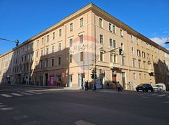 Negozio/Locale commerciale in Commerciale