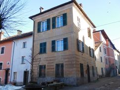 Casa Bi/Trifamiliare in Residenziale