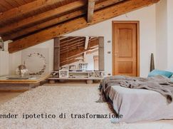 Casa Bi/Trifamiliare in Residenziale