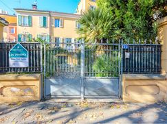 Casa Bi/Trifamiliare in Residenziale