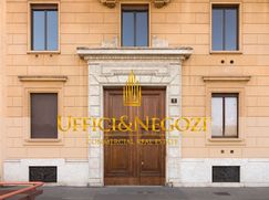 Negozio/Locale commerciale in Commerciale