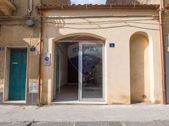 Negozio/Locale commerciale in Commerciale