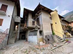 Casa Bi/Trifamiliare in Residenziale