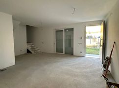 Casa Bi/Trifamiliare in Residenziale