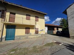 Casa Bi/Trifamiliare in Residenziale