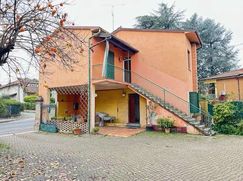 Casa Bi/Trifamiliare in Residenziale