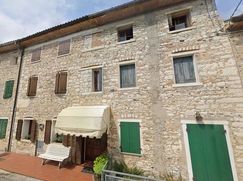 Casa Bi/Trifamiliare in Residenziale