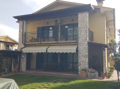 Casa Bi/Trifamiliare in Residenziale