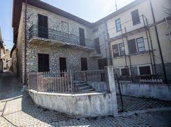 Casa Bi/Trifamiliare in Residenziale