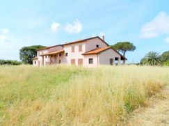 Casa Bi/Trifamiliare in Residenziale