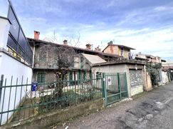 Casa Bi/Trifamiliare in Residenziale