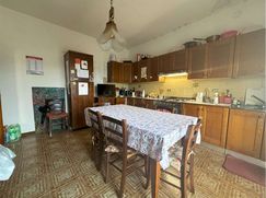Casa Bi/Trifamiliare in Residenziale