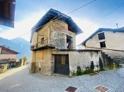 Casa Bi/Trifamiliare in Residenziale