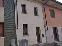 Casa Bi/Trifamiliare in Residenziale