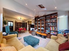 Casa Bi/Trifamiliare in Residenziale