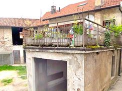 Casa Bi/Trifamiliare in Residenziale