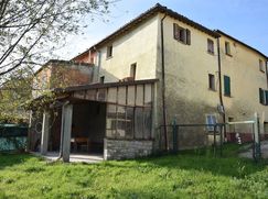 Casa Bi/Trifamiliare in Residenziale