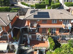 Casa Bi/Trifamiliare in Residenziale