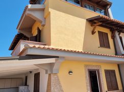 Casa Bi/Trifamiliare in Residenziale