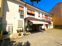 Casa Bi/Trifamiliare in Residenziale