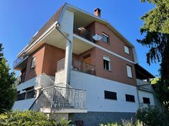 Casa Bi/Trifamiliare in Residenziale