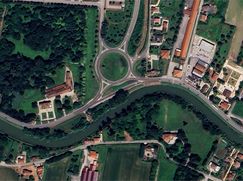 Casa Bi/Trifamiliare in Residenziale