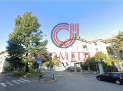 Negozio/Locale commerciale in Commerciale