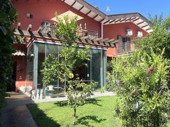 Casa Bi/Trifamiliare in Residenziale